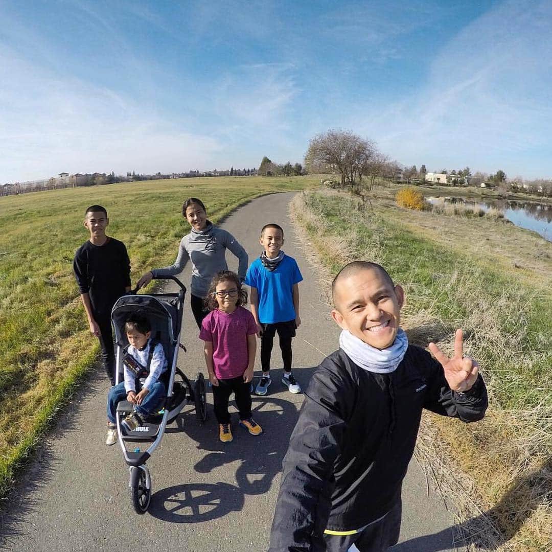 We love & are inspired by the Sacramento running community every day. @fitfam6 are great role models to show how you can stay active even when life gets crazy. ?: @fitfam6 
Happy first week of 2018