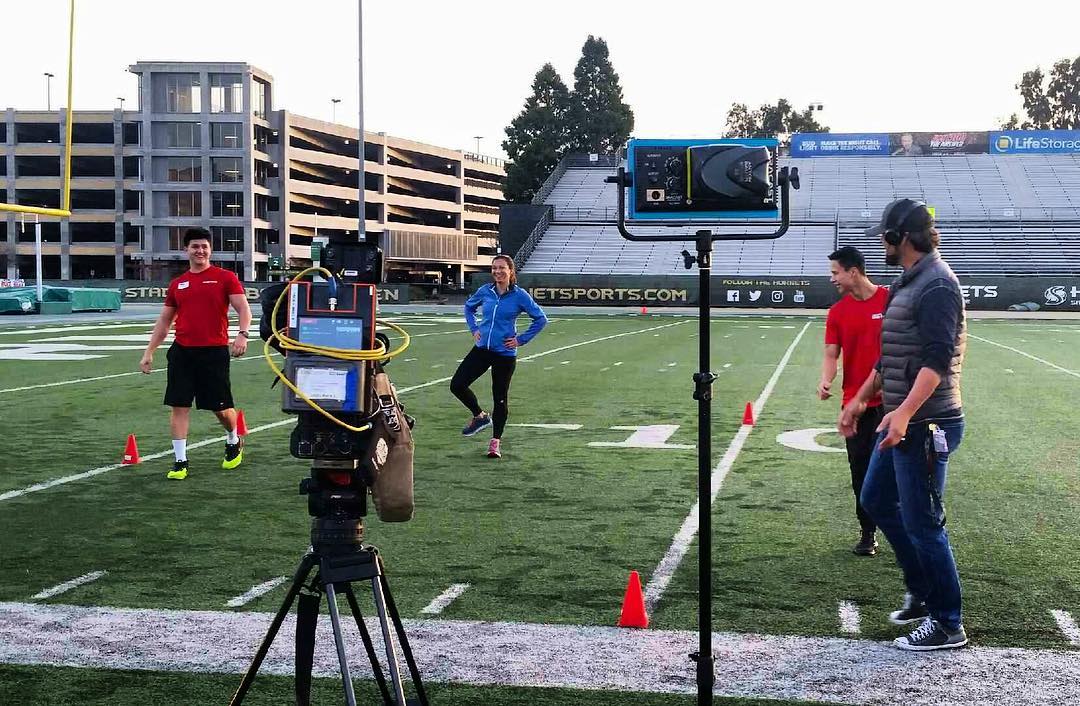 Did you catch @sraelite runner @danielledomenichelli on @gooddaysac this morning? 
Thanks @californiafamilyfitness for helping us warm up this morning and getting everyone excited for the Super Sunday Run this weekend